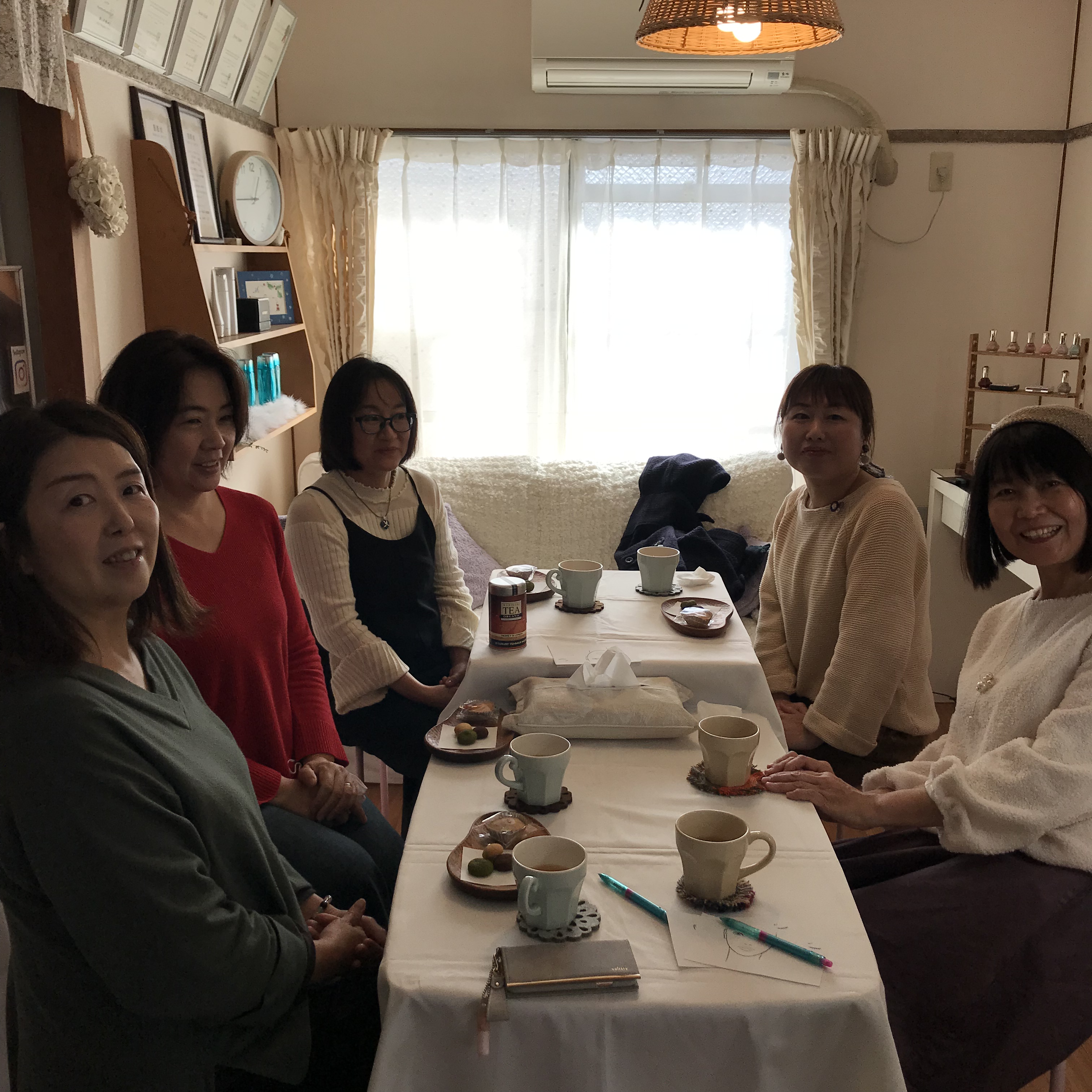 キャトルフィーユ初❗️カラーセラピーとメイクレッスン会コラボイベント